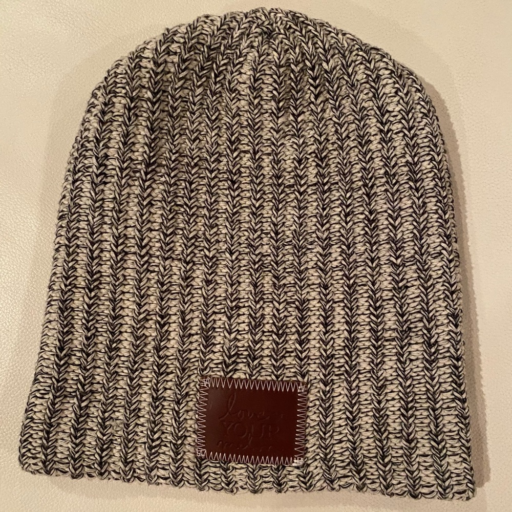 NWOT Love Your Melon beautiful Gray/white Beanie